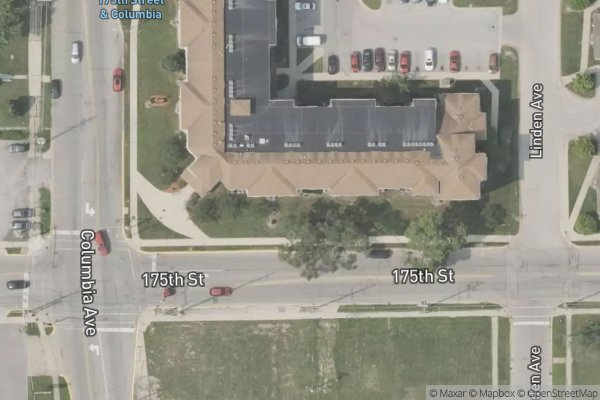 Photo of GOLDEN MANOR APTS
