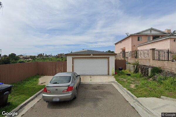 CHAMOUNE AVE DUPLEX APTS