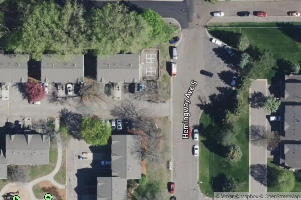 THE GROVES APARTMENTS