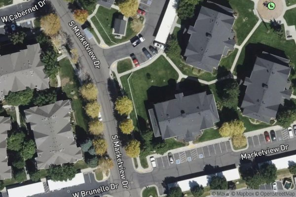 Photo of BLUFFS APTS.
