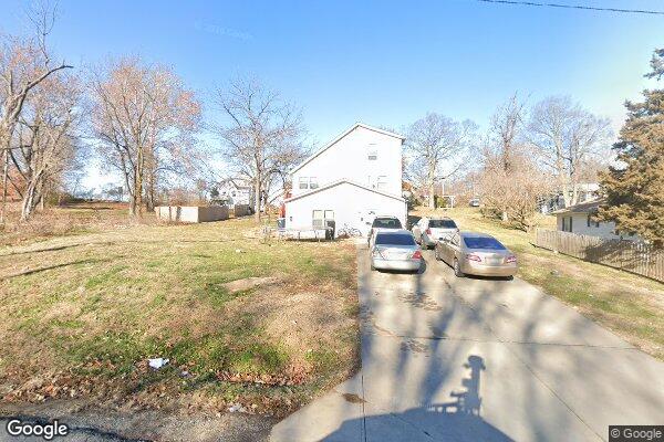 5610 NE BARNES AVE