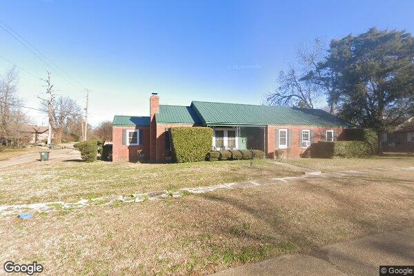 NORTH OAKS APARTMENTS
