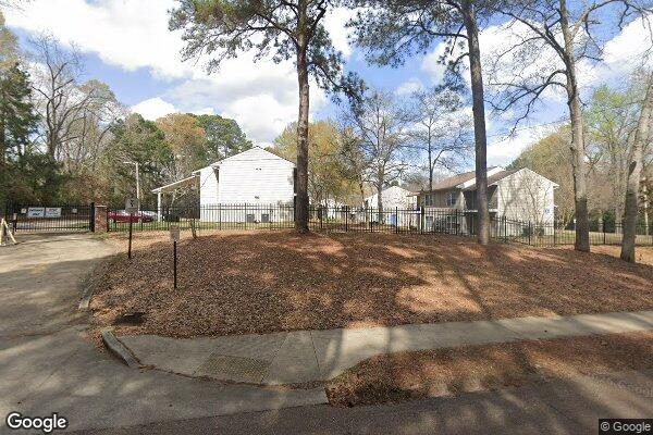 EDGEWOOD SQUARE APARMENT