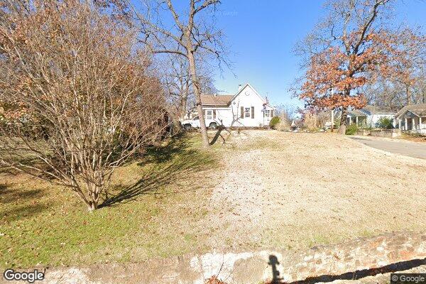 1037 NOONEY ST