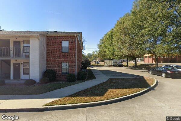 Photo of OAKWOOD APARTMENTS MORROW REALTY .