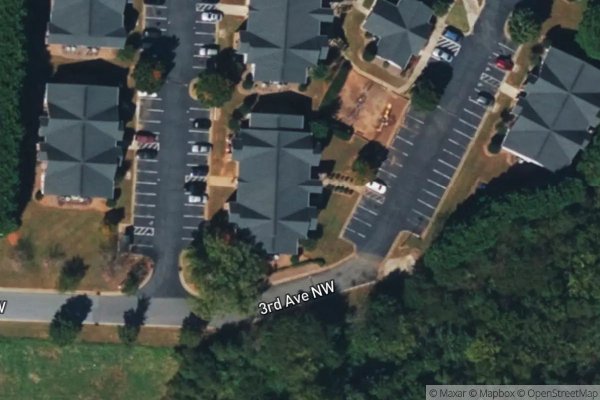 WOODLAND PARK APTS — Income-based apartments (LIHTC tax credit · 60% AMGI AMI) in Hickory, North Carolina
