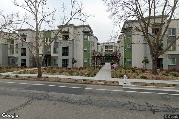 COLLEGE CREEK APARTMENTS