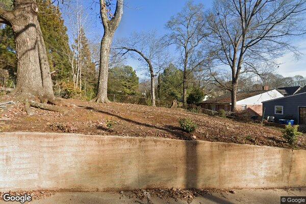 Photo of OAKLAND COURT APARTMENTS