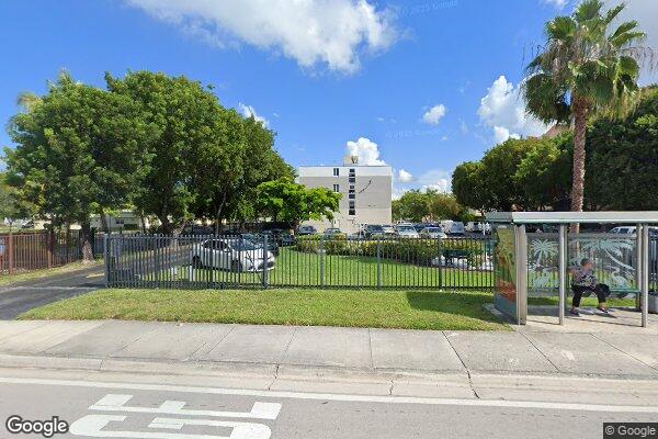 Photo of LOS ROBLES APARTMENTS