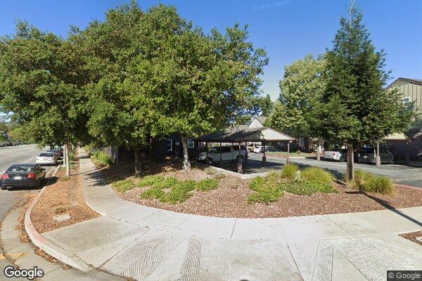 REDWOODS APTS