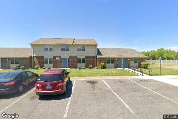 Photo of PARKWAY SQUARE APARTMENTS