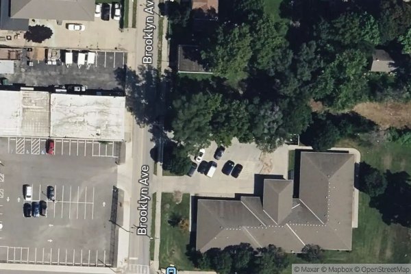 Photo of SUMMIT APARTMENTS