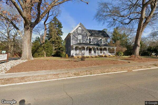 Photo of West Warren Manor